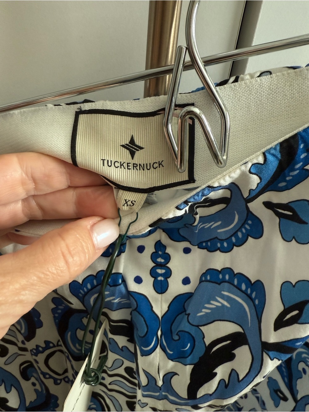 Tuckernuck Blue and White Floral-Scroll side zipper Pants
NWT never worn - Picture 3 of 4